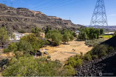 22007 NE Pleasant Valley Road, Grand Coulee, WA 99133 - Photo 16