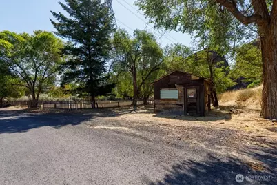 22007 NE Pleasant Valley Road, Grand Coulee, WA 99133 - Photo 6