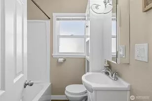 808 S Hawthorne St, Tacoma, WA 98465 - Photo 10