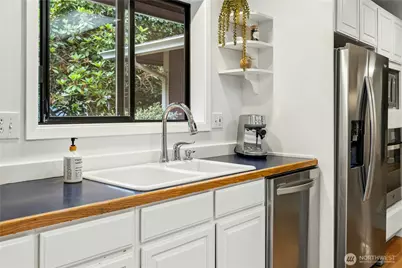 10796 Manitou Beach Drive NE, Bainbridge Island, WA 98110 - Photo 10