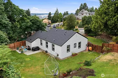 555 Windsor Place NE, Renton, WA 98056 - Photo 2