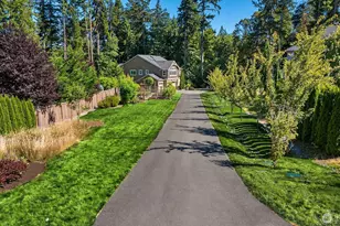 13874 Lavigne Ct NE, Bainbridge Island, WA 98110 - Photo 4