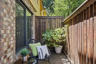 2591 E Madison St, Seattle, WA 98112 - Photo 2