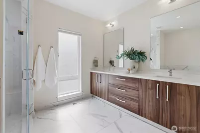 1427 136th Court NE, Bellevue, WA 98005 - Photo 18