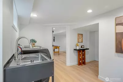 10723 Densmore Avenue N, Seattle, WA 98133 - Photo 28