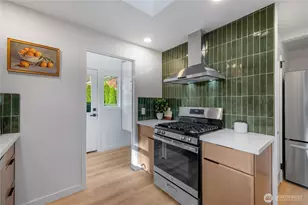 10723 Densmore Ave N, Seattle, WA 98133 - Photo 10