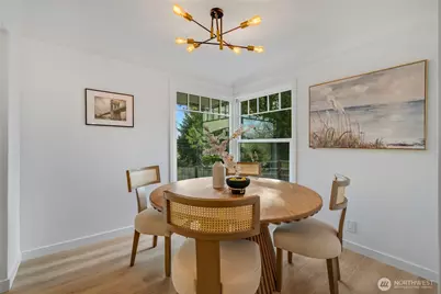 10723 Densmore Avenue N, Seattle, WA 98133 - Photo 6