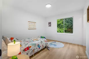 10723 Densmore Ave N, Seattle, WA 98133 - Photo 18