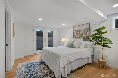 10723 Densmore Avenue N, Seattle, WA 98133 - Photo 30
