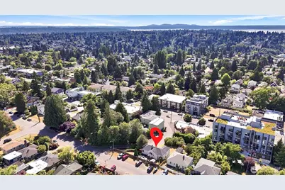 9725 Phinney Avenue N, Seattle, WA 98103 - Photo 4