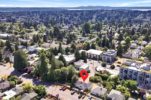 9725 Phinney Ave N, Seattle, WA 98103 - Photo 4