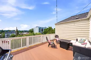 9725 Phinney Ave N, Seattle, WA 98103 - Photo 18
