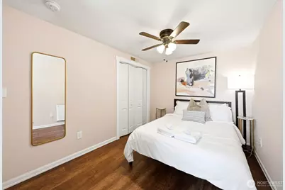 9725 Phinney Avenue N, Seattle, WA 98103 - Photo 30