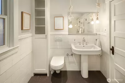 2612 1st Avenue N, Seattle, WA 98109 - Photo 24