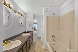 5008 Dundee Dr, Anacortes, WA 98221 - Photo 20