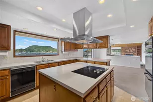 5008 Dundee Dr, Anacortes, WA 98221 - Photo 12