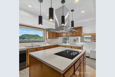 5008 Dundee Drive, Anacortes, WA 98221 - Photo 14