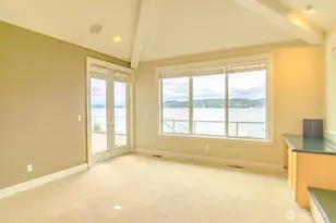 8568 Sand Point Way NE, Seattle, WA 98115 - Photo 24