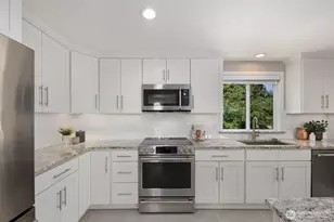 1520 NE 89th St, Seattle, WA 98115 - Photo 8