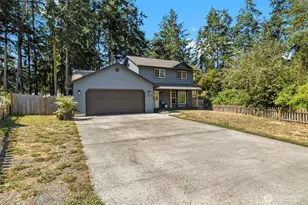 1273 NE Riksen Way, Oak Harbor, WA 98277 - Photo 2