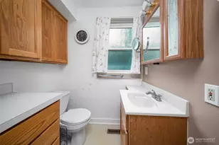 301 NW Benton Ave, Winlock, WA 98596 - Photo 16