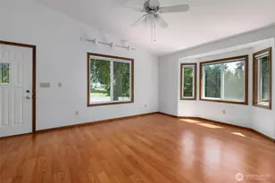 2165 Norman Dr, Oak Harbor, WA 98277 - Photo 4