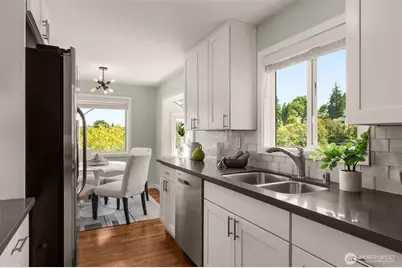 5423 31st Avenue SW, Seattle, WA 98126 - Photo 12