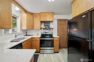 8811 187th Street NE, Bothell, WA 98011 - Photo 10