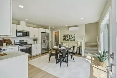1711 12th Street #B, Everett, WA 98201 - Photo 4