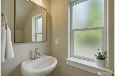 1711 12th Street #B, Everett, WA 98201 - Photo 12