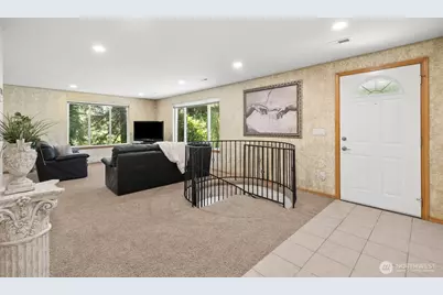 8016 Pacific Highway S, Federal Way, WA 98003 - Photo 18