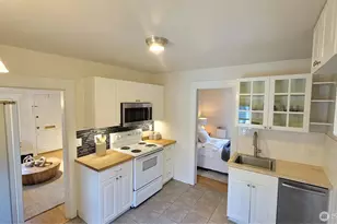 5621 Brooklyn Ave NE, Seattle, WA 98105 - Photo 6