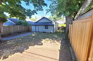 5621 Brooklyn Ave NE, Seattle, WA 98105 - Photo 18