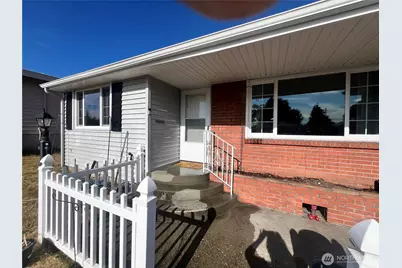 1821 N Bennett Street, Tacoma, WA 98406 - Photo 2