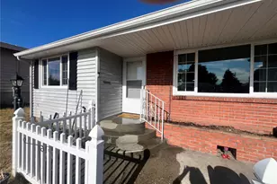 1821 N Bennett St, Tacoma, WA 98406 - Photo 2
