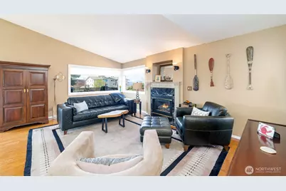 2443 55th Avenue SW #2A, Seattle, WA 98116 - Photo 8