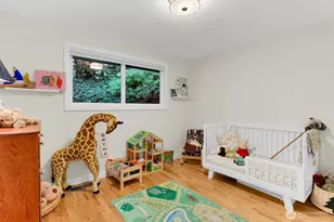 5625 SW Teig Pl, Seattle, WA 98116 - Photo 14