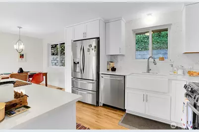 5625 SW Teig Place, Seattle, WA 98116 - Photo 8