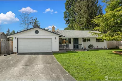 1067 Anacortes Avenue NE, Renton, WA 98059 - Photo 2