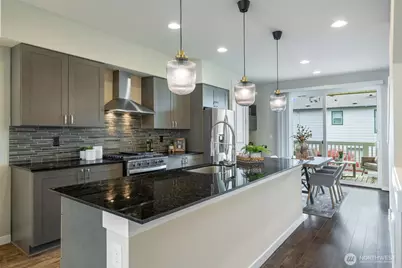 9725 10th Place SW, Seattle, WA 98106 - Photo 10