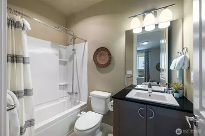 9725 10th Place SW, Seattle, WA 98106 - Photo 32