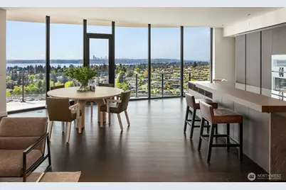 838 Avenue Square NE #2201, Bellevue, WA 98004 - Photo 2