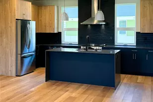 6905 42nd Ave S, Seattle, WA 98118 - Photo 2