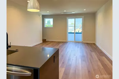 6905 42nd Avenue S #B, Seattle, WA 98118 - Photo 4