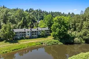 10822 E Riverside Dr, Bothell, WA 98011 - Photo 30