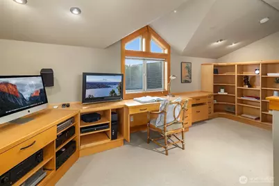 267 Shannon Drive SE, Bainbridge Island, WA 98110 - Photo 34