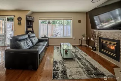 15633 44th Avenue W #B-1, Lynnwood, WA 98087 - Photo 4