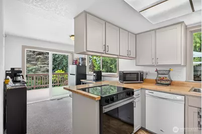 2301 Monica Drive, Mount Vernon, WA 98273 - Photo 8