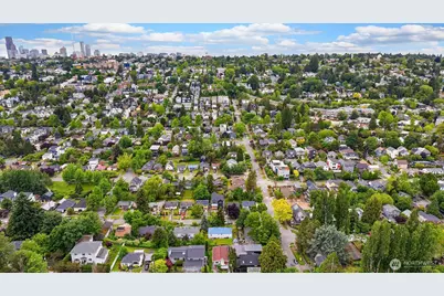 225 32nd Avenue E, Seattle, WA 98112 - Photo 32