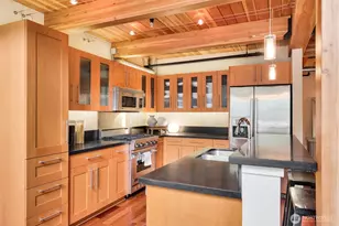 530 Broadway E, Seattle, WA 98012 - Photo 12